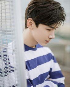 爆料白敬亭跳舞视频,舞姿翩翩引网友热议